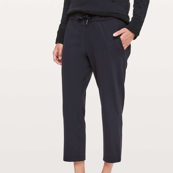 Lululemon On The Fly crop *23” - Picture 1 of 5